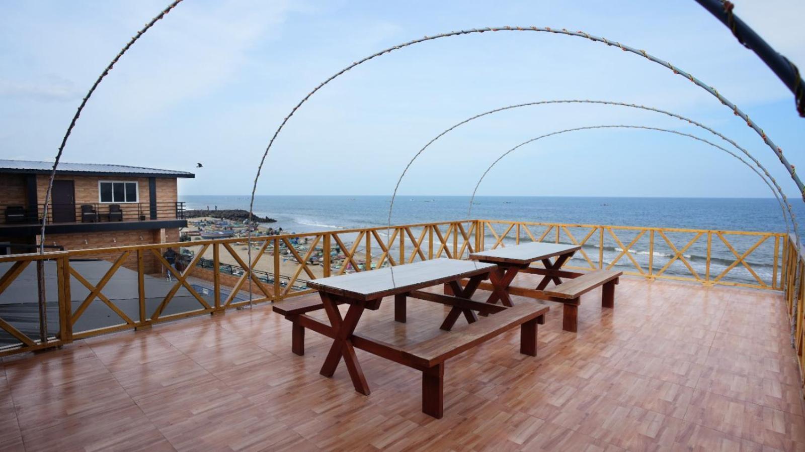 Hashtag Hive Hotel Pondicherry Bagian luar foto